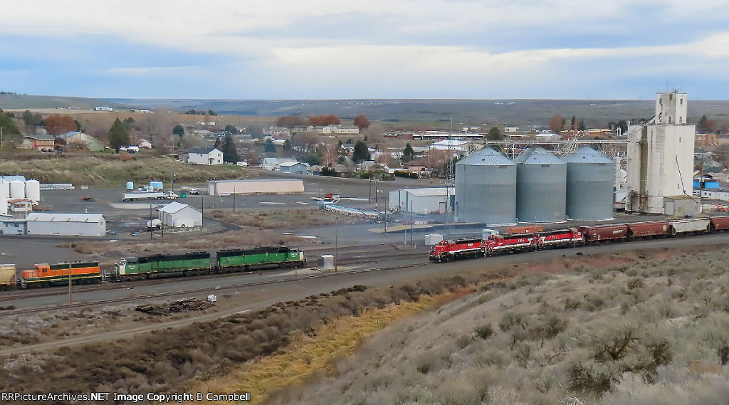 CBRW 302-CBRW 166-CBRW 171-BNSF 1473-BNSF 1469-CBRW 1626